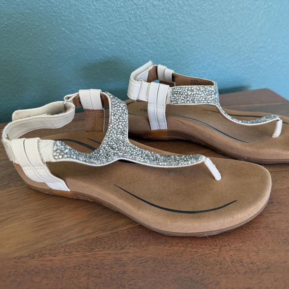 Aetrex Women's White and Silver Sandals